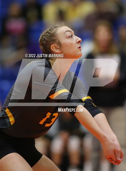 Thumbnail 2 in Baptist Prep vs. Hackett (AAA 3A State Final) photogallery.