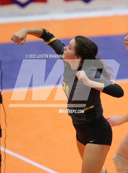 Thumbnail 2 in Baptist Prep vs. Hackett (AAA 3A State Final) photogallery.