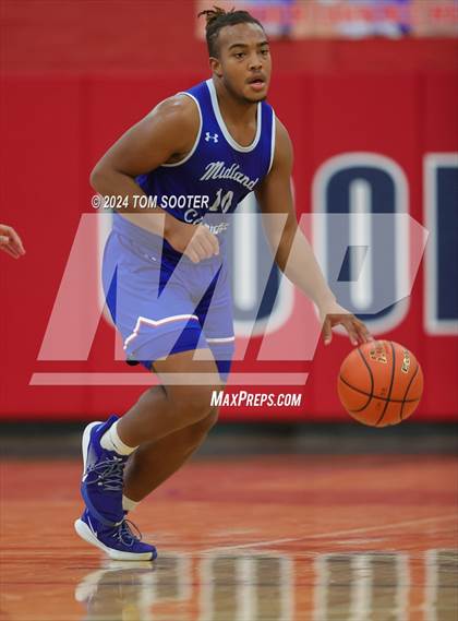 Thumbnail 2 in Midland Christian vs. North Crowley (Raising Cane's Key City Classic) photogallery.