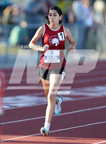 Thumbnail 2 in Halden Invitational - 800 Meter photogallery.