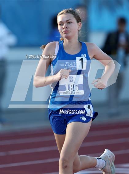 Thumbnail 1 in Halden Invitational - 800 Meter photogallery.