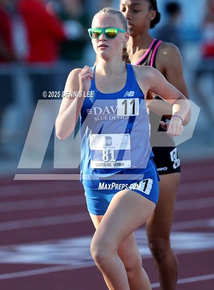 Thumbnail 1 in Halden Invitational - 800 Meter photogallery.