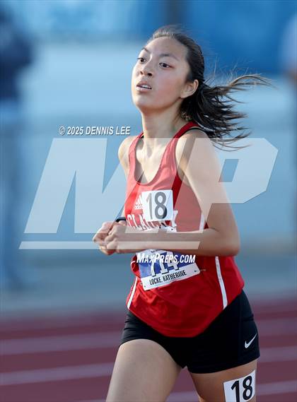 Thumbnail 3 in Halden Invitational - 800 Meter photogallery.