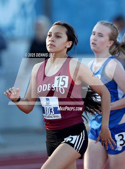 Thumbnail 3 in Halden Invitational - 800 Meter photogallery.