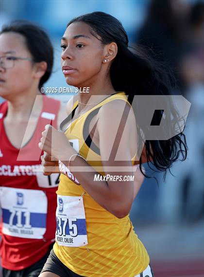 Thumbnail 1 in Halden Invitational - 800 Meter photogallery.