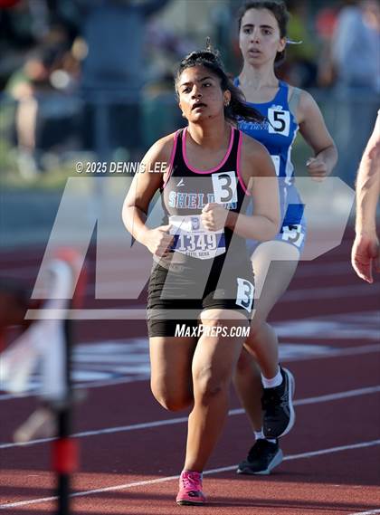 Thumbnail 1 in Halden Invitational - 800 Meter photogallery.