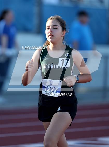 Thumbnail 1 in Halden Invitational - 800 Meter photogallery.