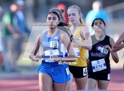 Thumbnail 1 in Halden Invitational - 800 Meter photogallery.
