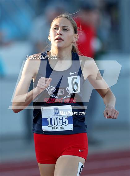 Thumbnail 2 in Halden Invitational - 800 Meter photogallery.