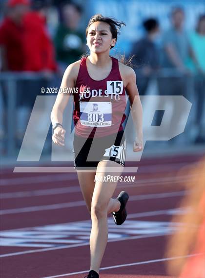 Thumbnail 3 in Halden Invitational - 800 Meter photogallery.