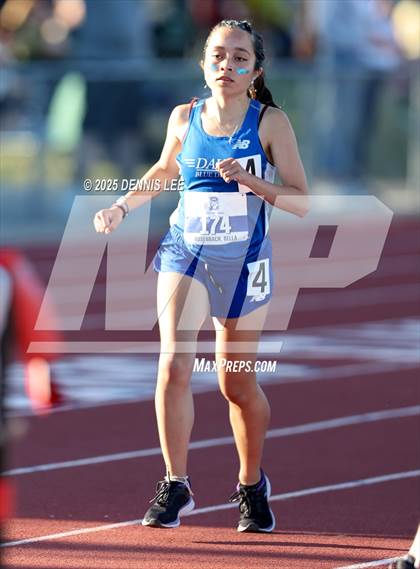 Thumbnail 3 in Halden Invitational - 800 Meter photogallery.