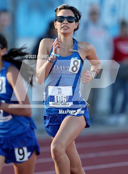 Thumbnail 1 in Halden Invitational - 800 Meter photogallery.