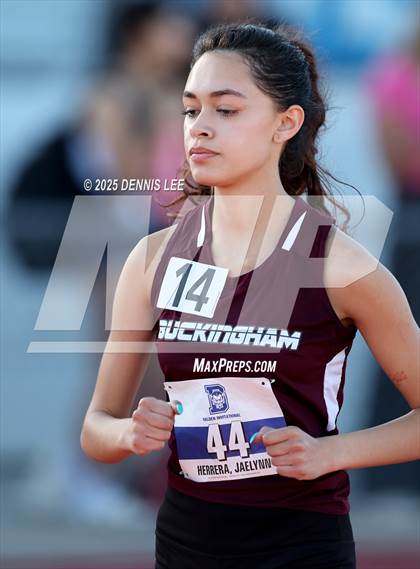 Thumbnail 3 in Halden Invitational - 800 Meter photogallery.