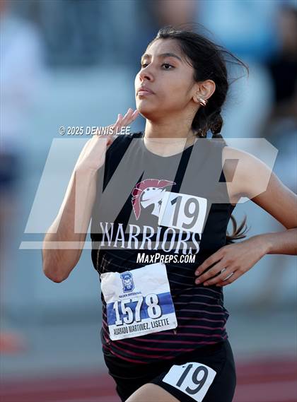 Thumbnail 3 in Halden Invitational - 800 Meter photogallery.