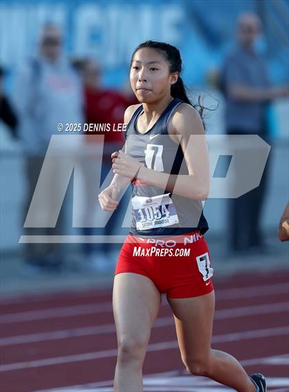 Thumbnail 1 in Halden Invitational - 800 Meter photogallery.