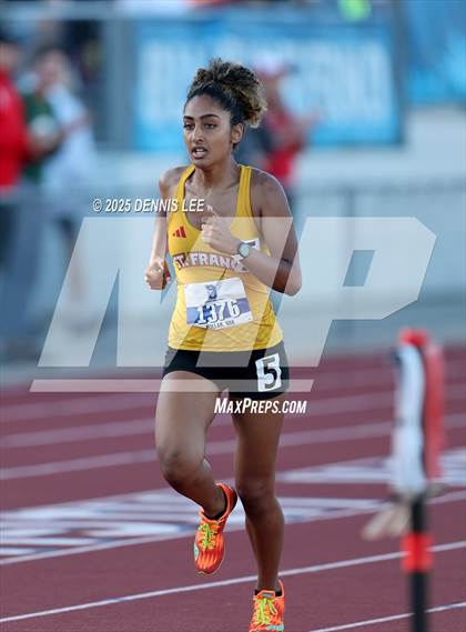 Thumbnail 3 in Halden Invitational - 800 Meter photogallery.
