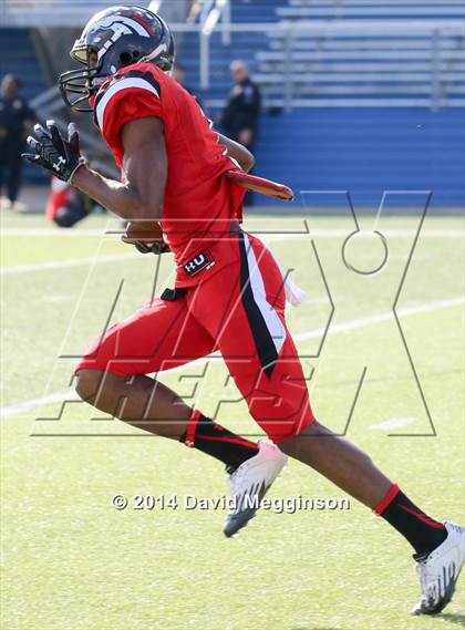 Thumbnail 1 in Cedar Hill vs. Westfield (UIL 6A Division 2 Semifinal) photogallery.