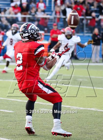Thumbnail 2 in Cedar Hill vs. Westfield (UIL 6A Division 2 Semifinal) photogallery.
