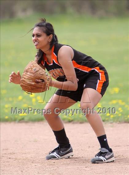 Thumbnail 2 in Fredonia vs Depew (13th Depew Tournament) photogallery.