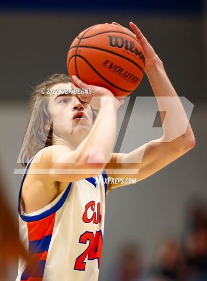 Thumbnail 3 in Grand Oaks vs Oak Ridge photogallery.