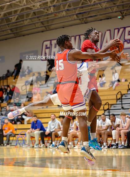 Thumbnail 2 in Grand Oaks vs Oak Ridge photogallery.