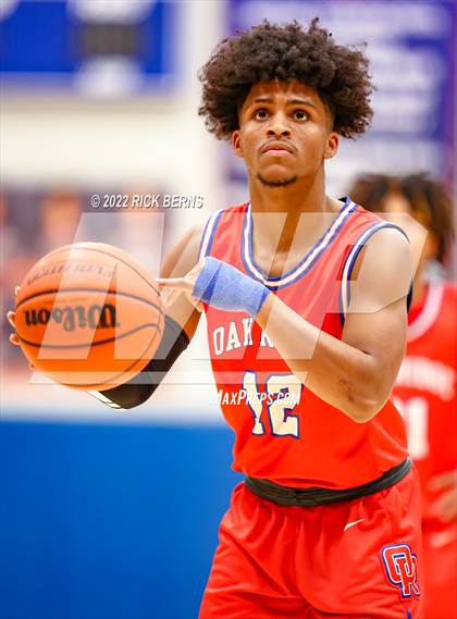 Thumbnail 2 in Grand Oaks vs Oak Ridge photogallery.