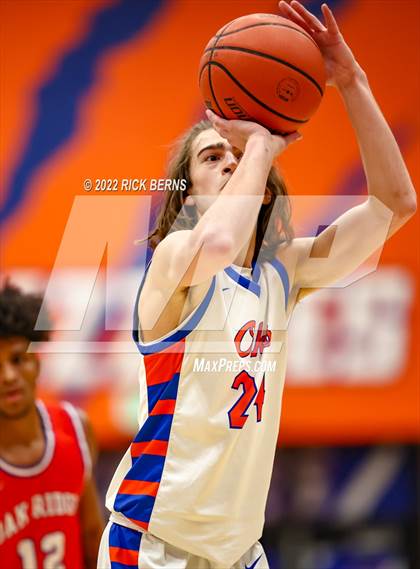 Thumbnail 1 in Grand Oaks vs Oak Ridge photogallery.