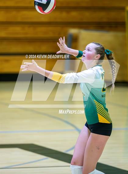 Thumbnail 2 in Oak Park @ Moorpark photogallery.