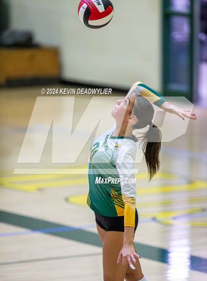 Thumbnail 1 in Oak Park @ Moorpark photogallery.