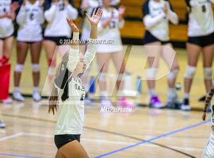 Thumbnail 1 in Oak Park @ Moorpark photogallery.