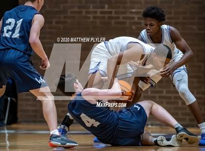 Thumbnail 3 in Western Alamance vs. Westover (NCHSAA 3A Second Round) photogallery.