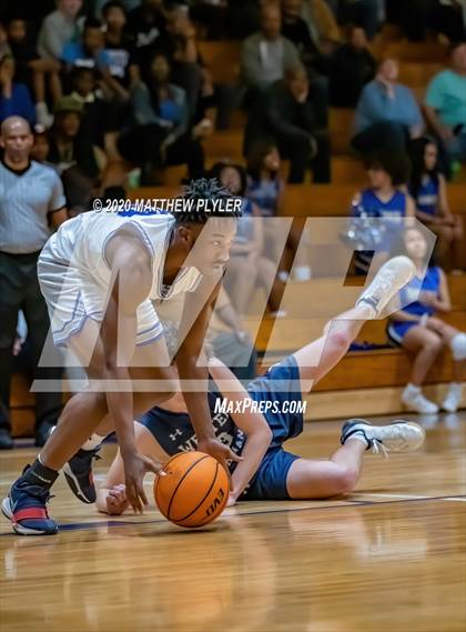 Thumbnail 2 in Western Alamance vs. Westover (NCHSAA 3A Second Round) photogallery.