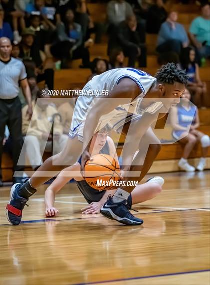 Thumbnail 3 in Western Alamance vs. Westover (NCHSAA 3A Second Round) photogallery.