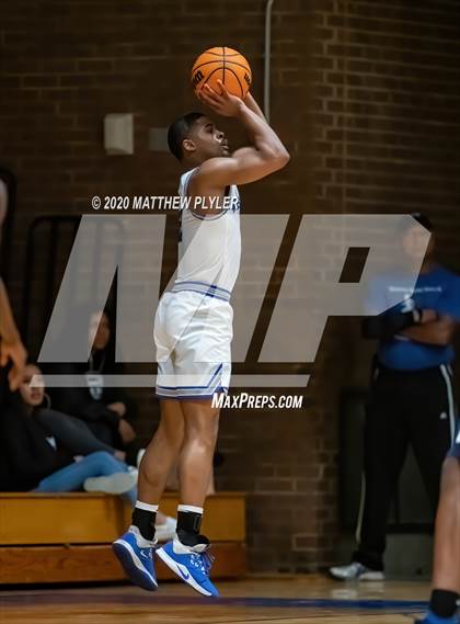 Thumbnail 1 in Western Alamance vs. Westover (NCHSAA 3A Second Round) photogallery.