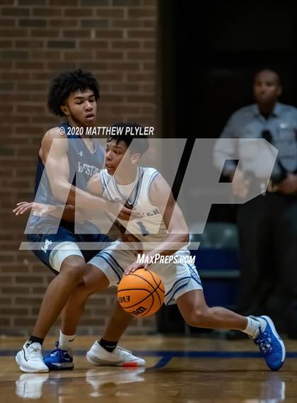 Thumbnail 2 in Western Alamance vs. Westover (NCHSAA 3A Second Round) photogallery.