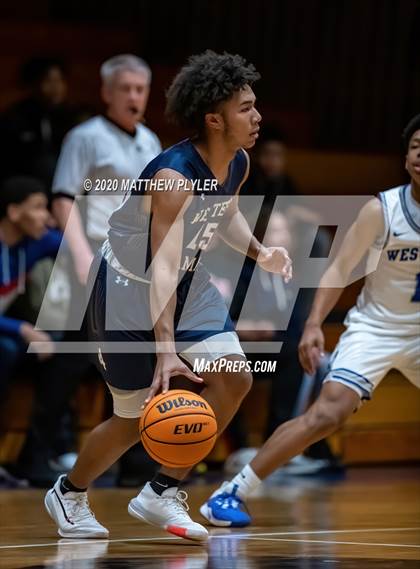Thumbnail 1 in Western Alamance vs. Westover (NCHSAA 3A Second Round) photogallery.