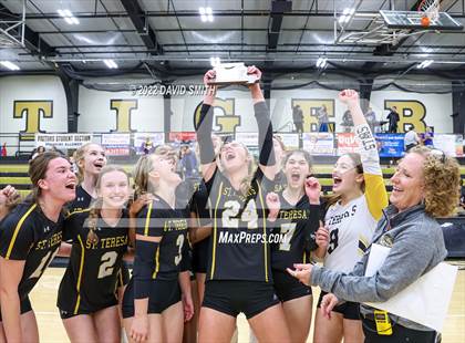 Thumbnail 3 in St. Teresa's Academy vs. Lee's Summit West (MSHSAA Class 5 District Championship) photogallery.