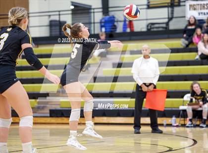 Thumbnail 1 in St. Teresa's Academy vs. Lee's Summit West (MSHSAA Class 5 District Championship) photogallery.