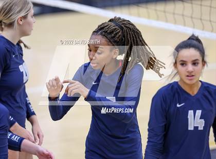 Thumbnail 2 in St. Teresa's Academy vs. Lee's Summit West (MSHSAA Class 5 District Championship) photogallery.