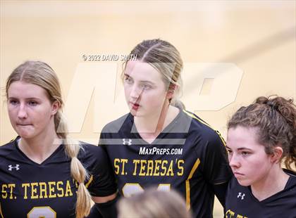 Thumbnail 3 in St. Teresa's Academy vs. Lee's Summit West (MSHSAA Class 5 District Championship) photogallery.