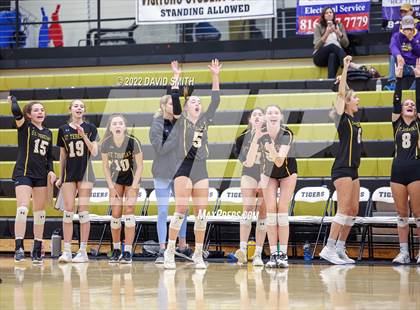 Thumbnail 3 in St. Teresa's Academy vs. Lee's Summit West (MSHSAA Class 5 District Championship) photogallery.