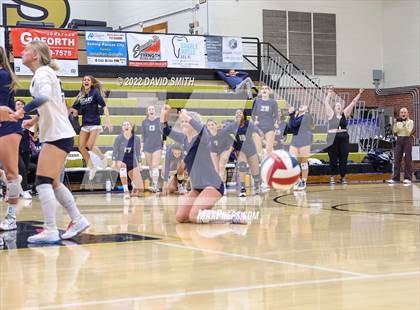 Thumbnail 3 in St. Teresa's Academy vs. Lee's Summit West (MSHSAA Class 5 District Championship) photogallery.