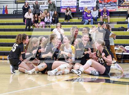 Thumbnail 1 in St. Teresa's Academy vs. Lee's Summit West (MSHSAA Class 5 District Championship) photogallery.