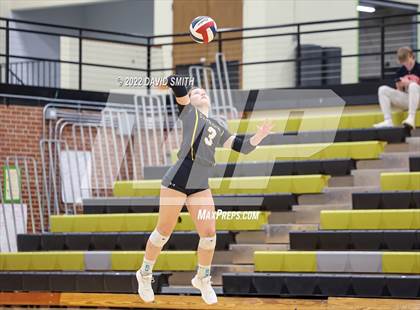 Thumbnail 1 in St. Teresa's Academy vs. Lee's Summit West (MSHSAA Class 5 District Championship) photogallery.