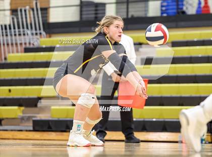 Thumbnail 2 in St. Teresa's Academy vs. Lee's Summit West (MSHSAA Class 5 District Championship) photogallery.