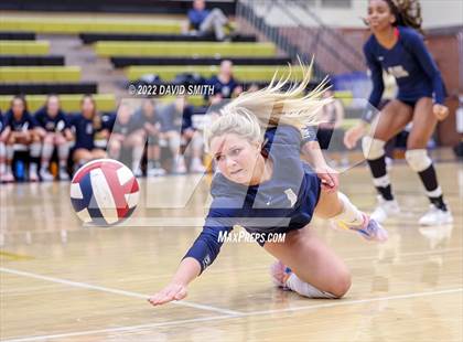 Thumbnail 1 in St. Teresa's Academy vs. Lee's Summit West (MSHSAA Class 5 District Championship) photogallery.