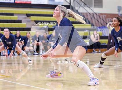 Thumbnail 3 in St. Teresa's Academy vs. Lee's Summit West (MSHSAA Class 5 District Championship) photogallery.