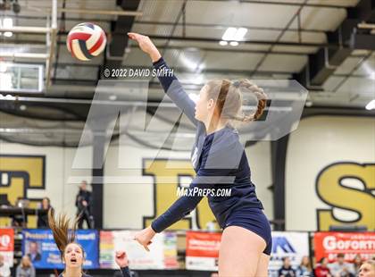 Thumbnail 2 in St. Teresa's Academy vs. Lee's Summit West (MSHSAA Class 5 District Championship) photogallery.