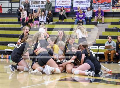 Thumbnail 2 in St. Teresa's Academy vs. Lee's Summit West (MSHSAA Class 5 District Championship) photogallery.