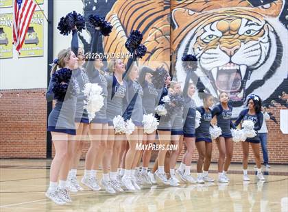 Thumbnail 2 in St. Teresa's Academy vs. Lee's Summit West (MSHSAA Class 5 District Championship) photogallery.